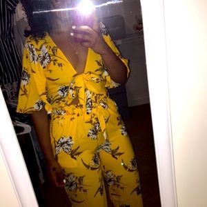 Beautiful top and bottom set size medium